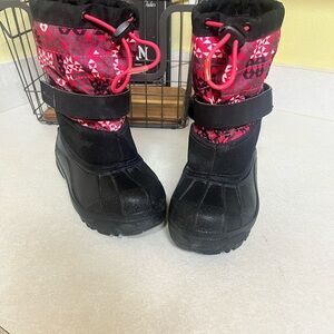 Girls Columbia boots